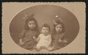 Betsy, Clara en Rosa in 1925. Joods Historisch Museum F009648.