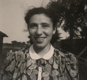 Rosa Labzowski in 1941. Joods Historisch Museum F 007861.